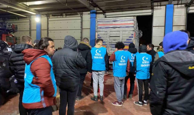 Balıkesir Ülkü Ocakları depremzedelere desteğe devam ediyor