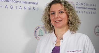 Baş ağrısı için sık ilaç kullananlara 'baş ağrısı günlüğü' tavsiyesi