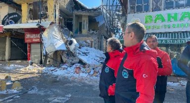 Başakşehir Belediye Başkanı Kartoğlu: Depremzede kardeşlerimizin yanındayız