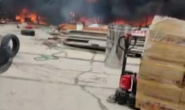 Başakşehir'de kumaş fabrikasında yangın