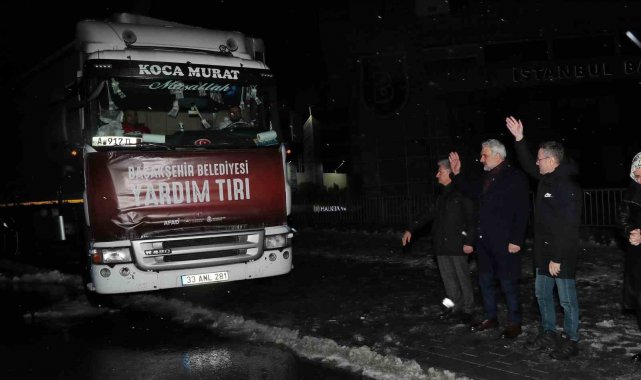 Başakşehir'de toplanan yardım tırları yola çıktı