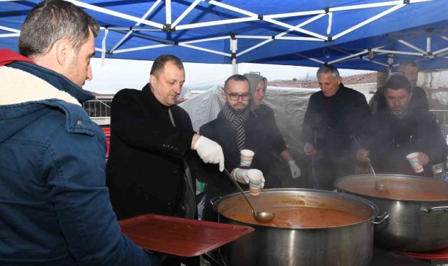 Başkan Usta mesaiye pazarda başlıyor