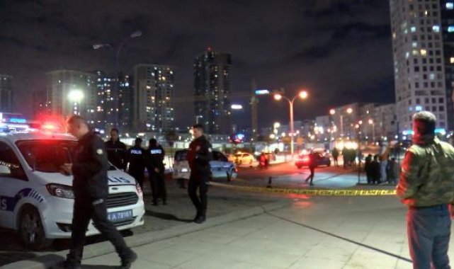 Başkaşehir'de taksi durakları arasında çıkan bölge kavgasında bir kişi yaralandı