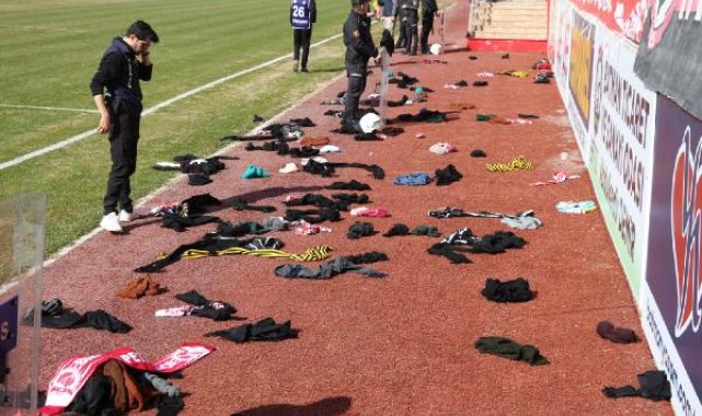 Batman Petrolspor ve Siirt İl Özel İdaresi Spor depremzedeler için sahaya çıktı