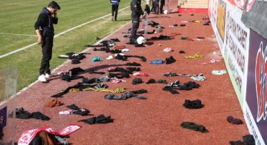 Batman Petrolspor ve Siirt İl Özel İdaresi Spor depremzedeler için sahaya çıktı