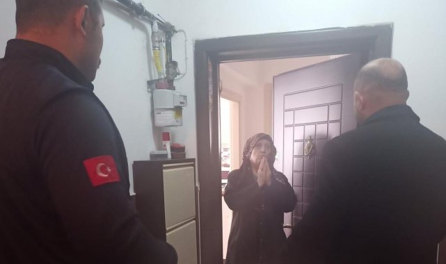 Belediye ekipleri evlere yerleşen depremzede ailelerin ihtiyaçlarını belirliyor