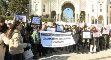 Beyazıt'ta uzaktan eğitim protestosu