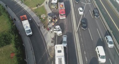 Beylikdüzü 9 aracın kartıştığı zincirleme kaza: 2 yaralı