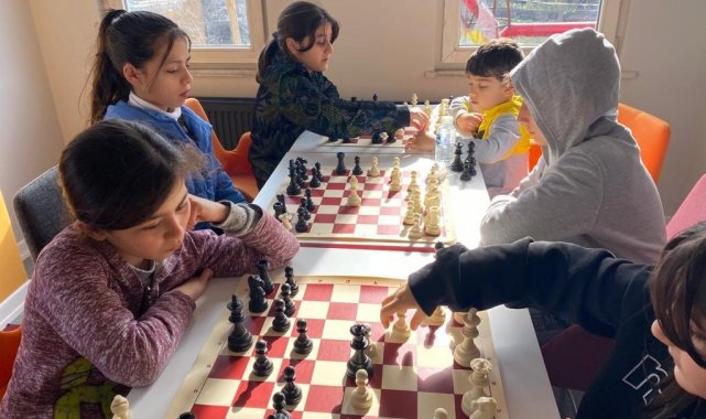 Beyoğlu'nda 'Akıl ve Zeka Oyunları Merkezi' açıldı