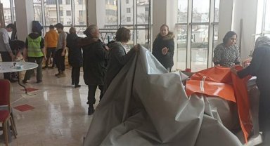 Bilecik Belediyesi, deprem bölgesi için çadır üretimine başladı