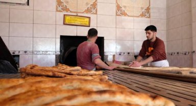 Bingöllü fırıncıdan depremzedelere günde 5 bin ekmek