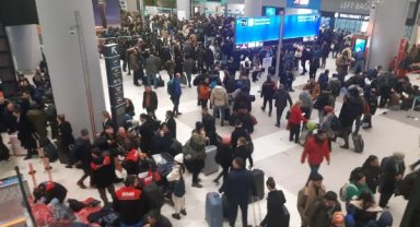 Binlerce yardım gönüllüsü İstanbul Havalimanı'na akın etti