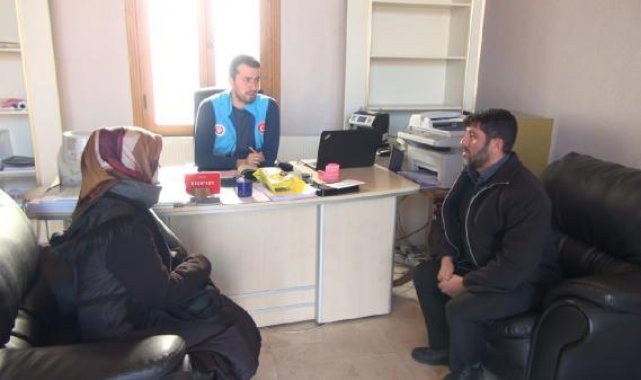 Biriktirdikleri umre parasını depremzedeler için bağışladılar