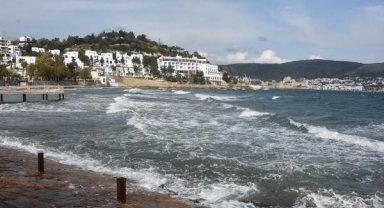 Bodrum'da feribot seferlerine fırtına engeli