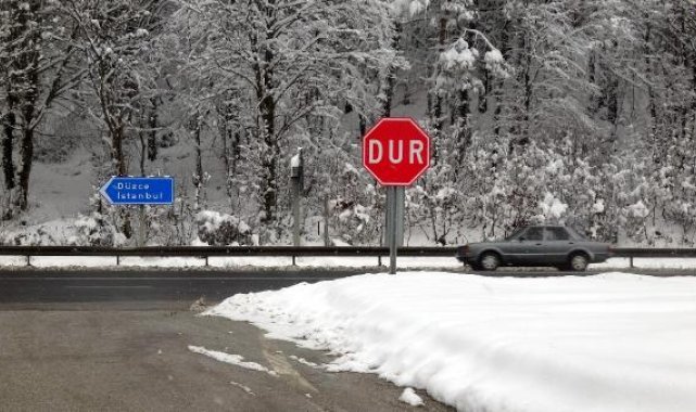 Bolu Dağı geçişinde kar yağışı