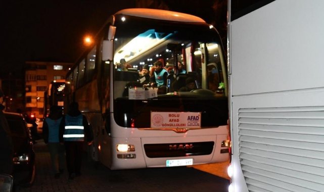 Bolu'dan 144 gönüllü dualarla Hatay'a uğurlandı