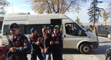 Boşanma aşamasındaki eşini öldüren sanığa çifte indirimle 20 yıl hapis