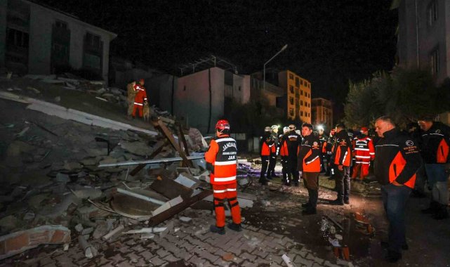 Buca'nın kurtarma ekibi afet bölgesinde