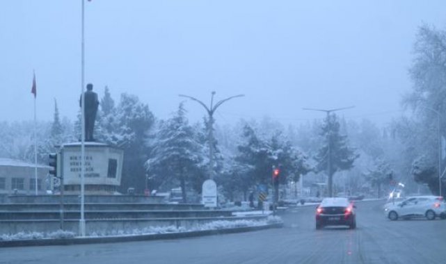 Burdur'da eğitime 1 gün ara verildi