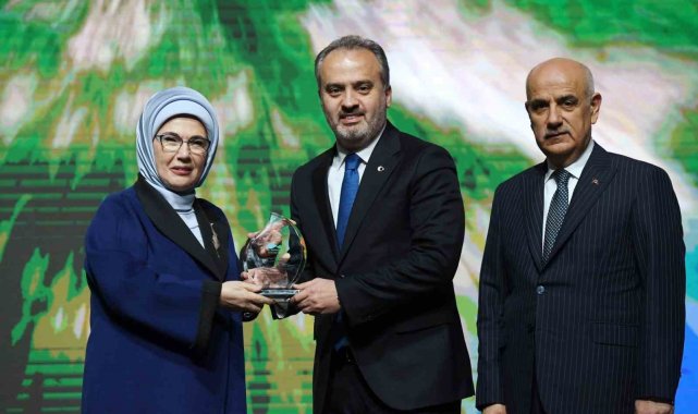 Bursa su verimliliğinde zirvede...Ödülü Emine Erdoğan verdi
