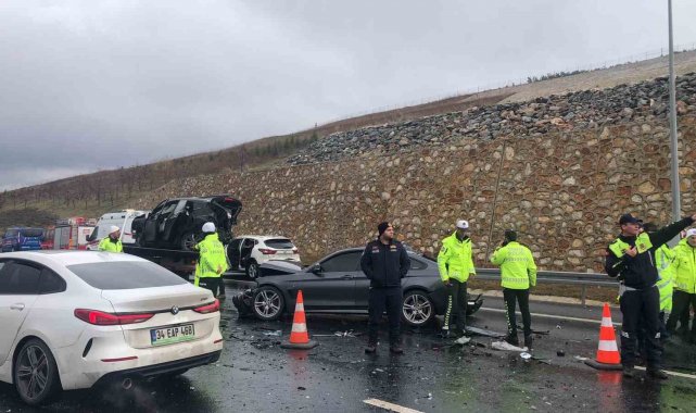 Bursa'da zincirleme trafik kazası: 4 ölü, 7 yaralı