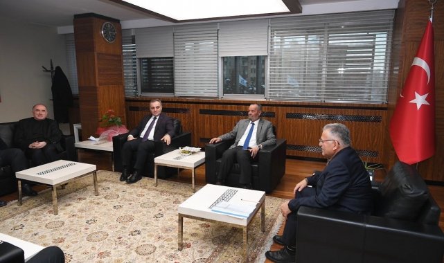 Büyükkılıç, Depremzedeler için rektörlerle bir araya geldi