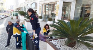 Cam silerken 11'inci kattan düşüp öldü