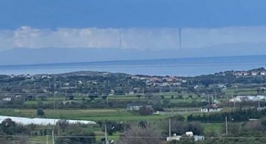 Çeşme açıklarında aynı anda 8 hortum oluştu