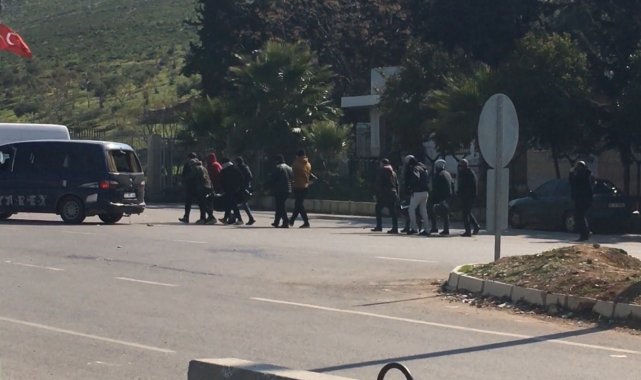 Cilvegözü Sınır Kapısı'ndan cenaze transferi ve yardım geçişleri
