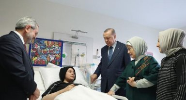 Cumhurbaşkanı Erdoğan, Aleyna'yı hastanede ziyaret etti