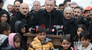 Cumhurbaşkanı Erdoğan: Bir yıl içinde yıkılan binaları yeniden yapıp teslim edeceğiz