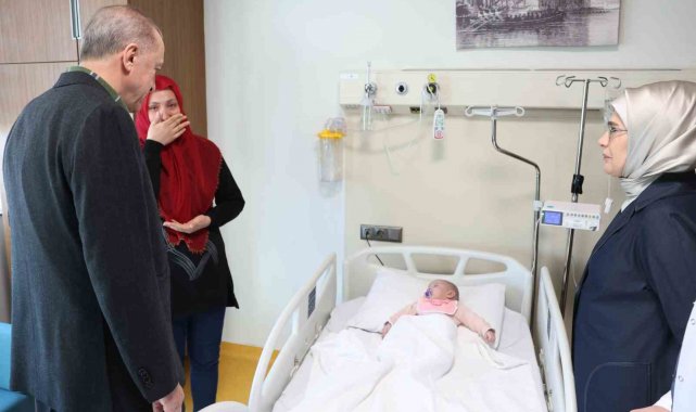 Cumhurbaşkanı Erdoğan, İstanbul'a getirilen depremzedeleri ziyaret etti