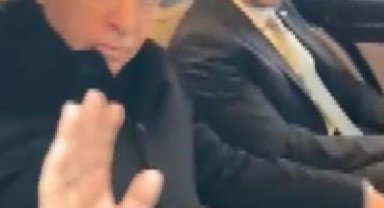 Cumhurbaşkanı Erdoğan makam aracını durdurup vatandaşlarla sohbet etti