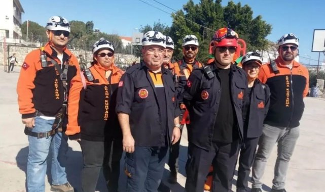 Datça'dan 17 kişilik ekip deprem bölgesi için yola çıktı
