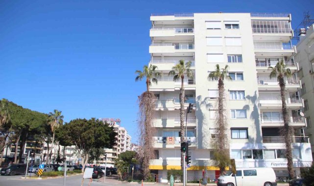 Deniz Baykal'ın Antalya'daki evinde sessizlik