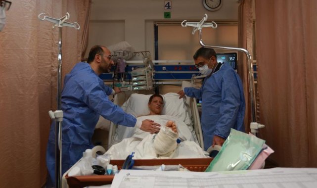 Denizli'ye getirilen depremzedelerin tedavileri sürüyor
