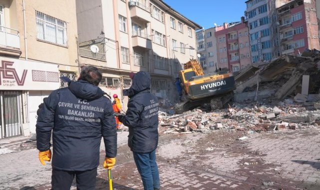 Deprem bölgelerinde, 387 bin 346 binada yer alan 1 milyon 856 bin 864 bağımsız birimde hasar tespit çalışması yapıldı