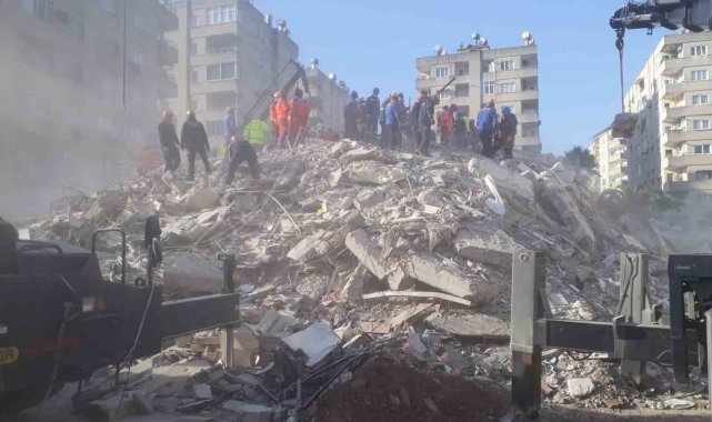 Deprem bölgesinde Bandırma 911 hayat kurtarıyor