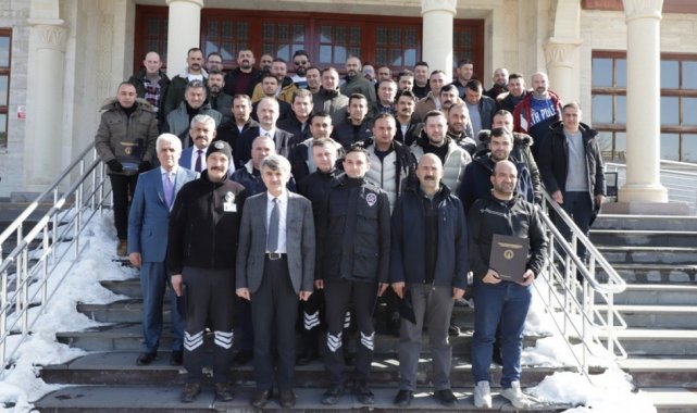 Deprem bölgesinde görevli DPÜ personeline teşekkür belgesi