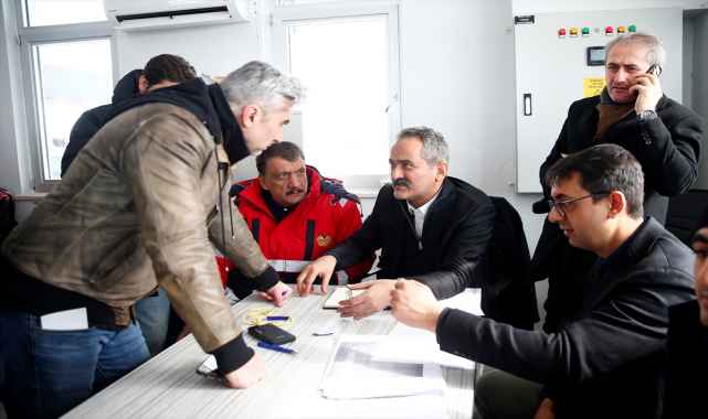 Deprem bölgesindeki okullar ve öğretmenevlerinde 251 bin depremzede konaklıyor