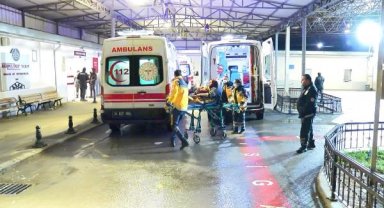 Deprem bölgesinden uçakla getirilen yaralılar Marmara Üniversitesi Pendik Eğitim Araştırma Hastanesi'ne nakledildi
