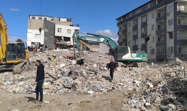 Deprem bölgesine iş makineleriyle destek veriyorlar
