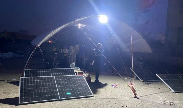 Deprem bölgesine şarj ve aydınlatma paneli