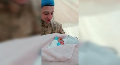 Deprem çadırında 'Umut' doğdu