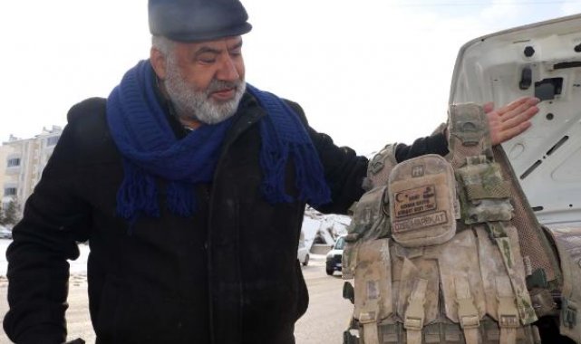 Deprem enkazında şehit oğlunun hatıralarını almak için bekledi