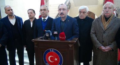 Deprem felaketinde 2'nci gün; enkaz başlarında umutlu bekleyiş