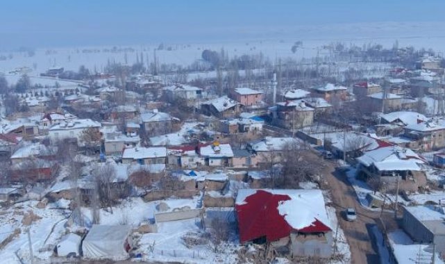 Deprem sonrası hayvanlarını bırakamıyor