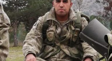 Depremde çöken hastanede şehit olan askerin Bitlis'teki baba ocağına ateş düştü - FOTOĞRAF İPTALİYLE YENİDEN