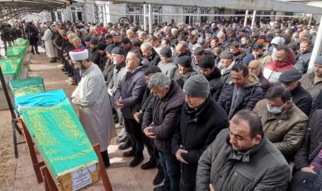 Depremde enkazda kalan 2'si çocuk 9 kişi, Ordu'da toprağa verildi