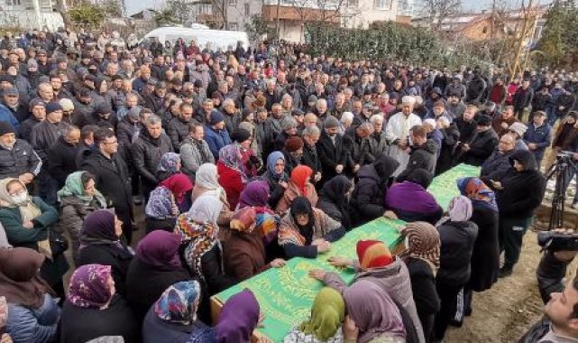 Depremde enkazda kalan 3'ü çocuk 6 kişi, Ordu'da toprağa verildi